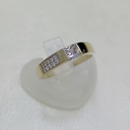 Aszimmetrikus princess arany gyűrű